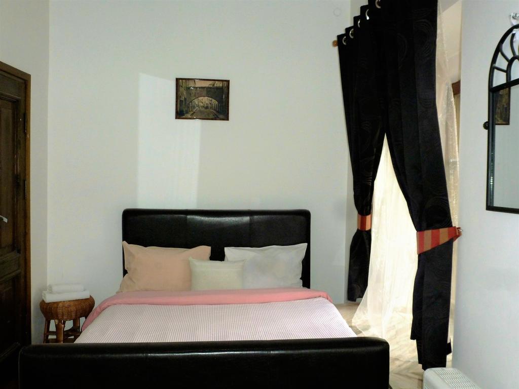 Seven Fridays Hostal Vilna Habitación foto