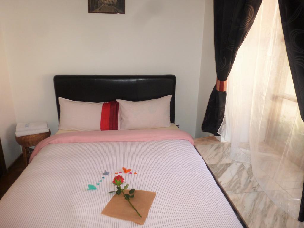 Seven Fridays Hostal Vilna Exterior foto